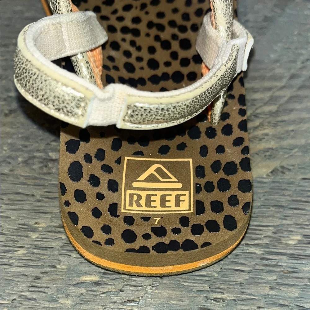 REEF Baby/Little Girl's Ahi Flip Flop Sandals Size 7 Metallic Straps - Picture 2 of 7